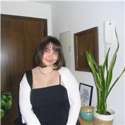 Soy una persona creativa, con paciencia y valoro la comunicación.